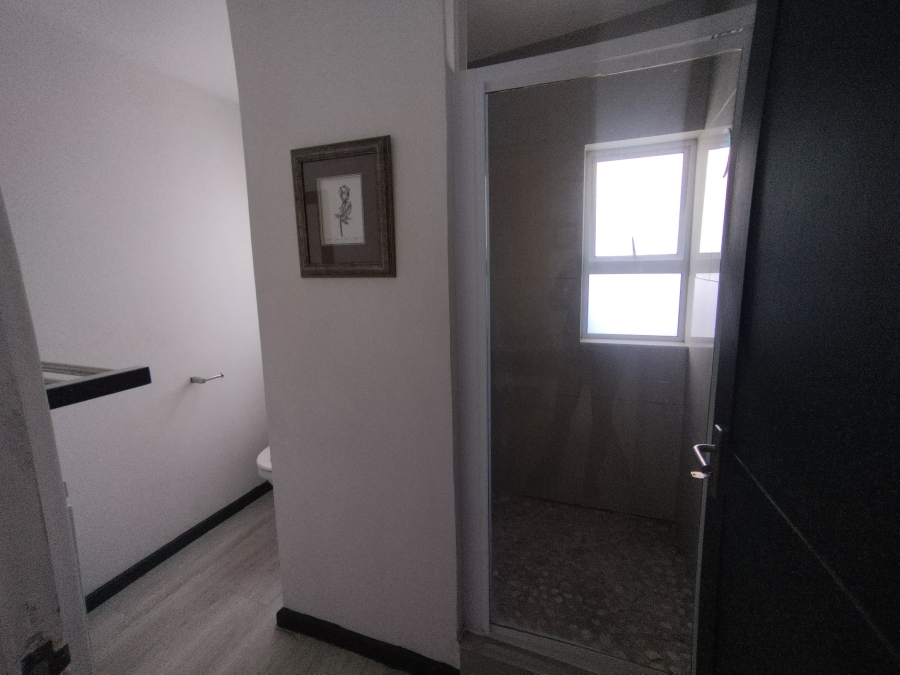 To Let 1 Bedroom Property for Rent in Villa Diamante Western Cape